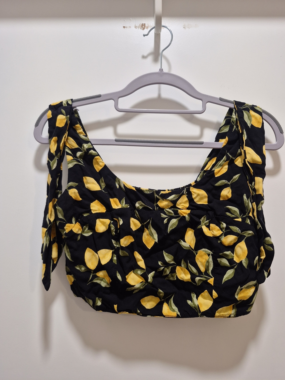 New Look Lemon Tie-Shoulder Crop Top - Black & Yellow